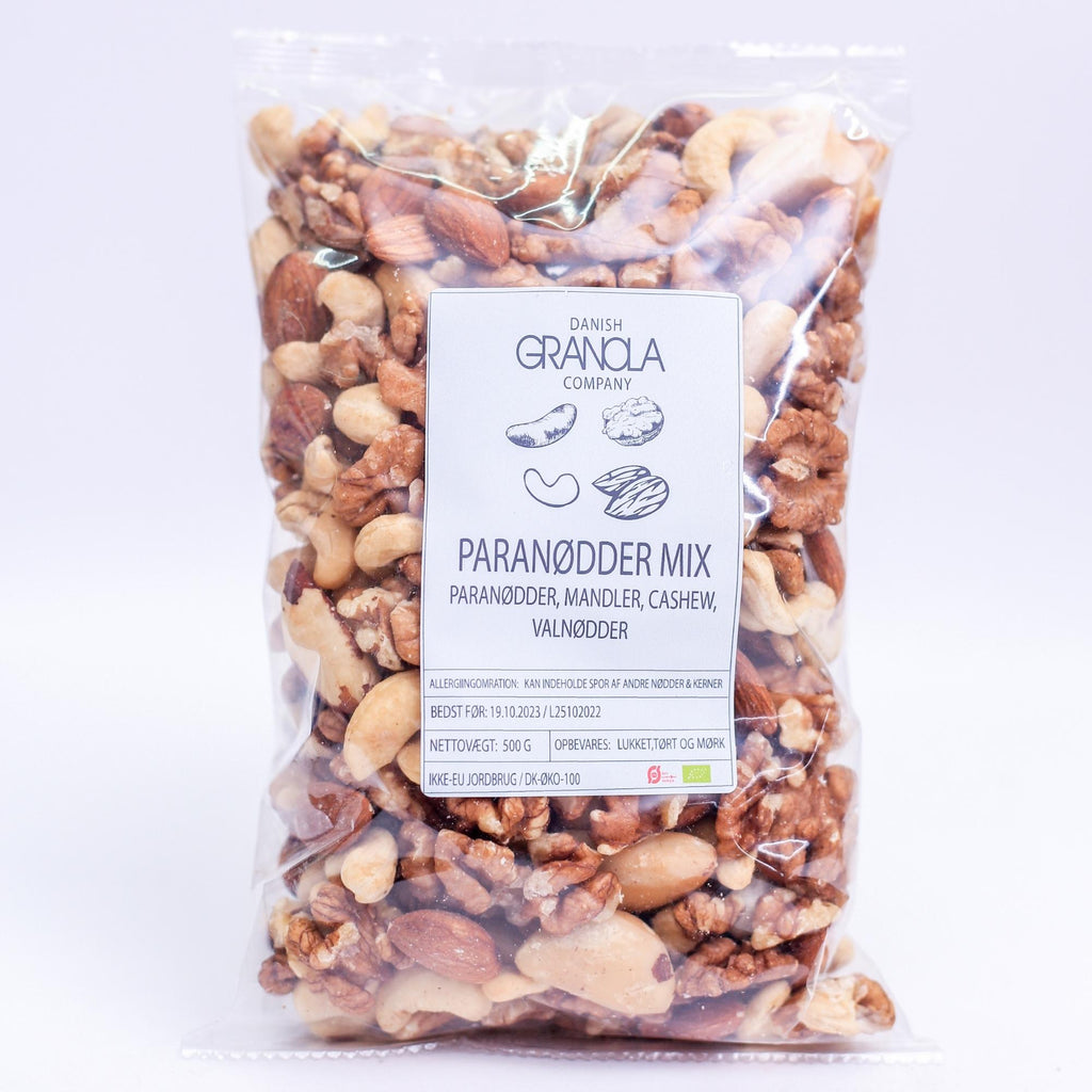 ØKO Paranødder Mix fra Danish Granola Company fotograferet i en pakke