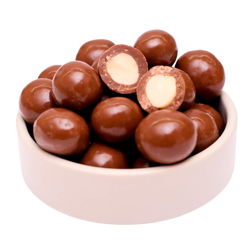 ØKO Macadamia med Mælkechokolade fra Danish Granola Company fotograferet fra siden